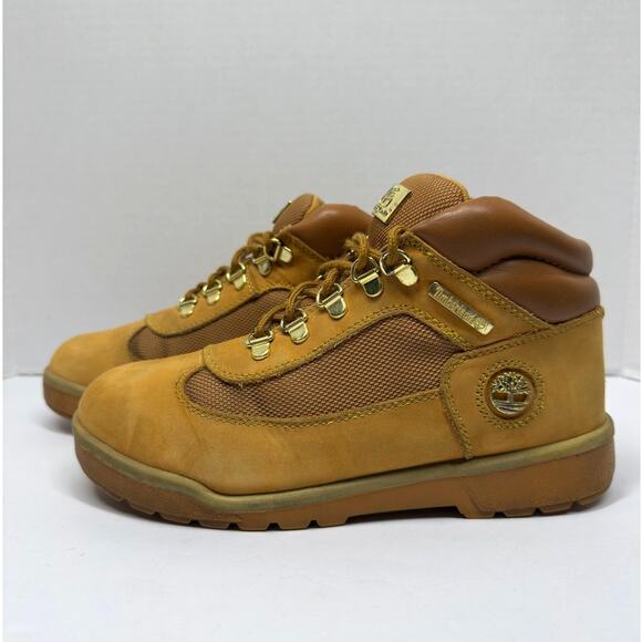 Timberland Boots Wheat Gold Emblem Hiking Outdoors Casual Preppy Womens Size 6.5 - Picture 1 of 11